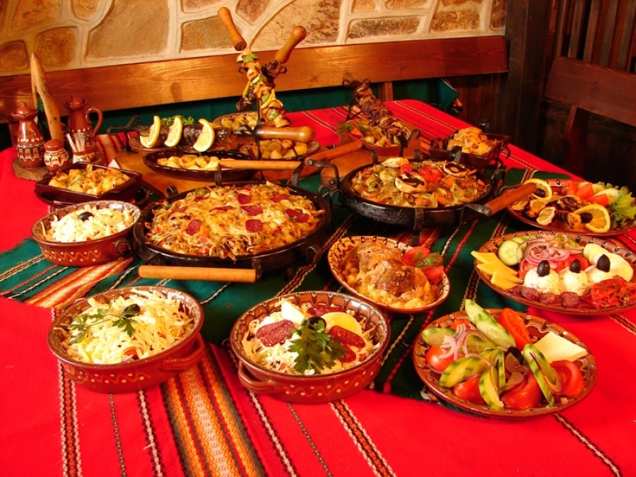 Sofia night tour and folklore special dinner at a traditional bulgarian restaurant - Sofia, Болгарія