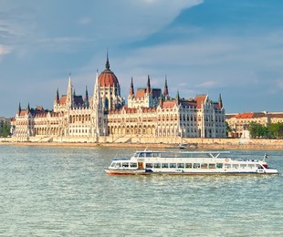 Экскурсия в Будапешт с прогулкой по Дунаю на корабле "Легенда" - Heviz, Угорщина